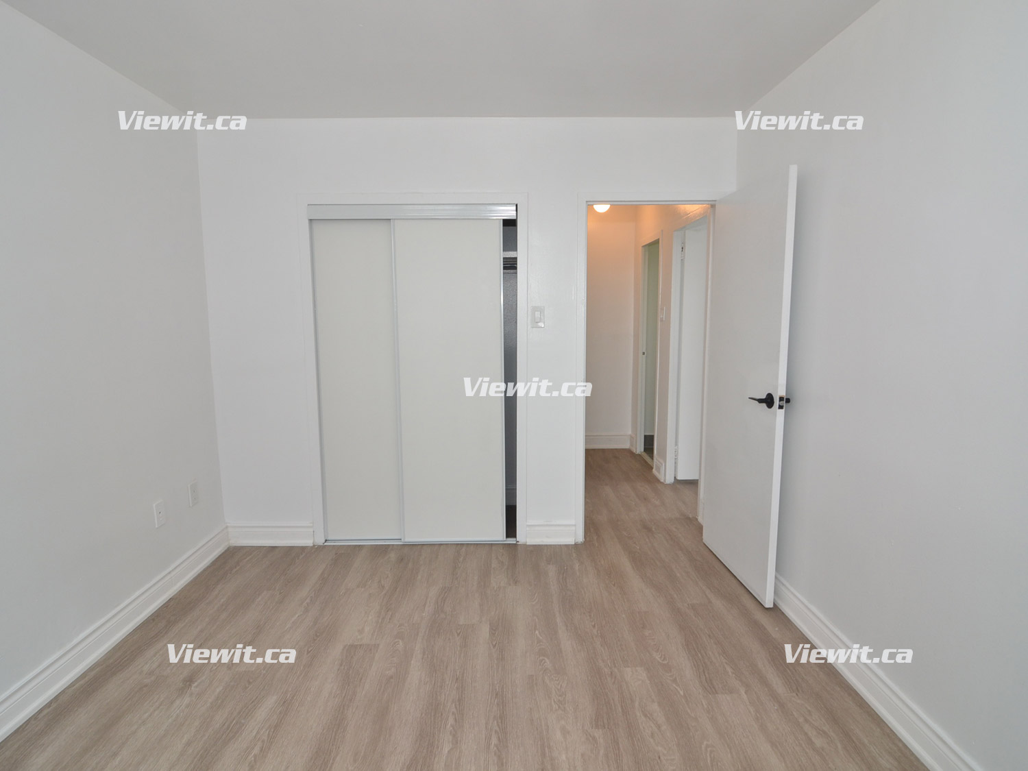 For rent 65 Thorncliffe Park D East York, 2 bdrm Viewit 74208
