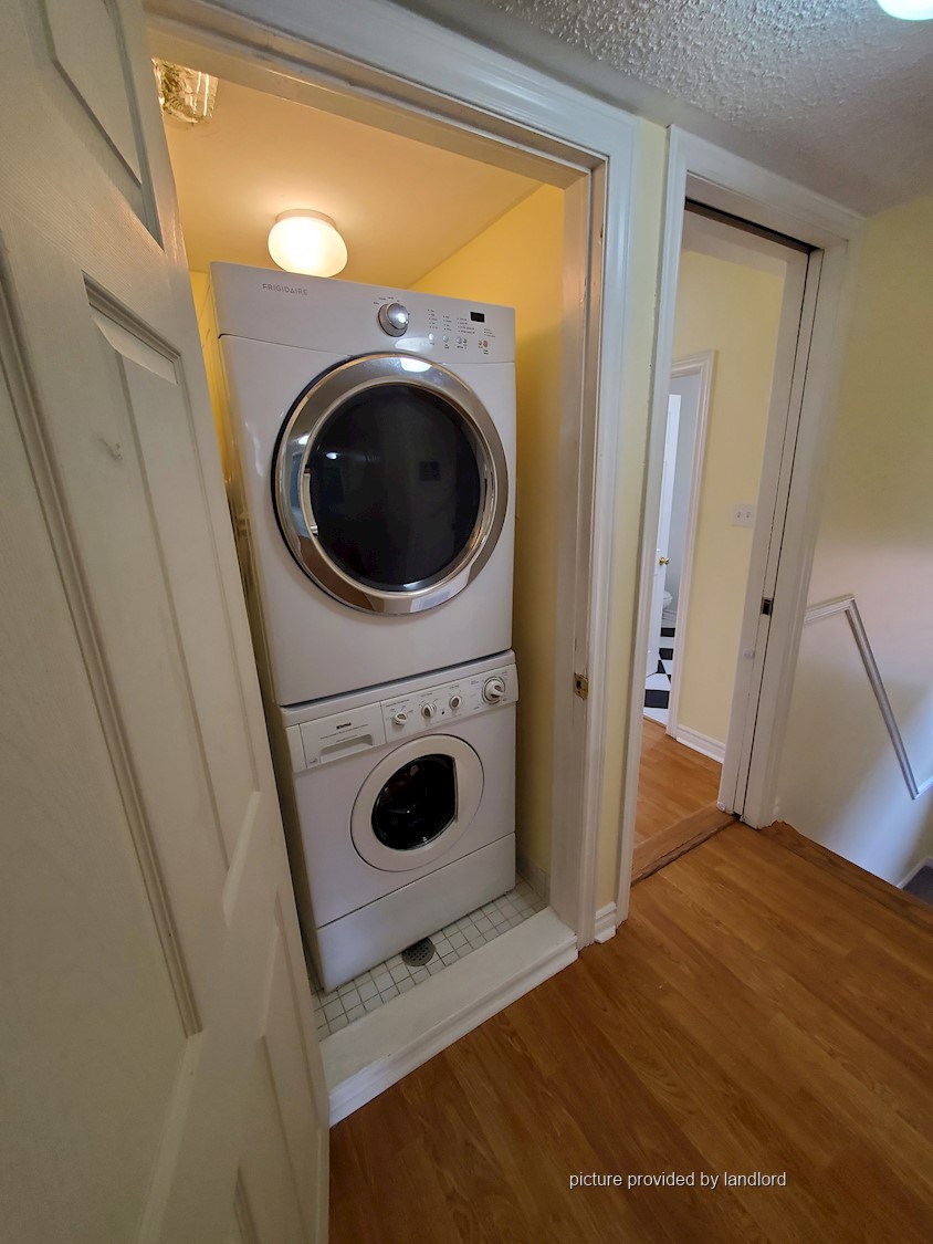 For rent SandalwoodDixie Brampton, 3+ bdrm Viewit 77765