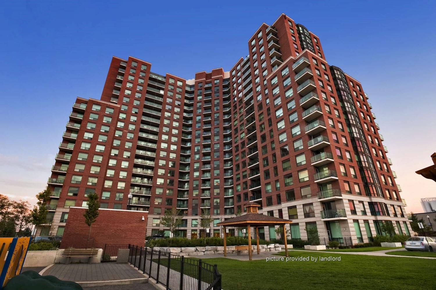 For rent 64 Bramalea Road Brampton, 3+ bdrm Viewit 89927