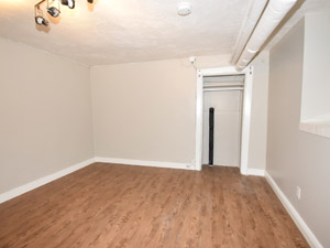 Bachelor apartment for rent in TORONTO 