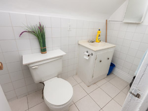 Bachelor apartment for rent in TORONTO