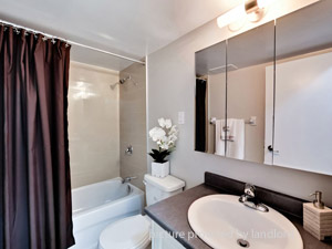 Bachelor apartment for rent in TORONTO 